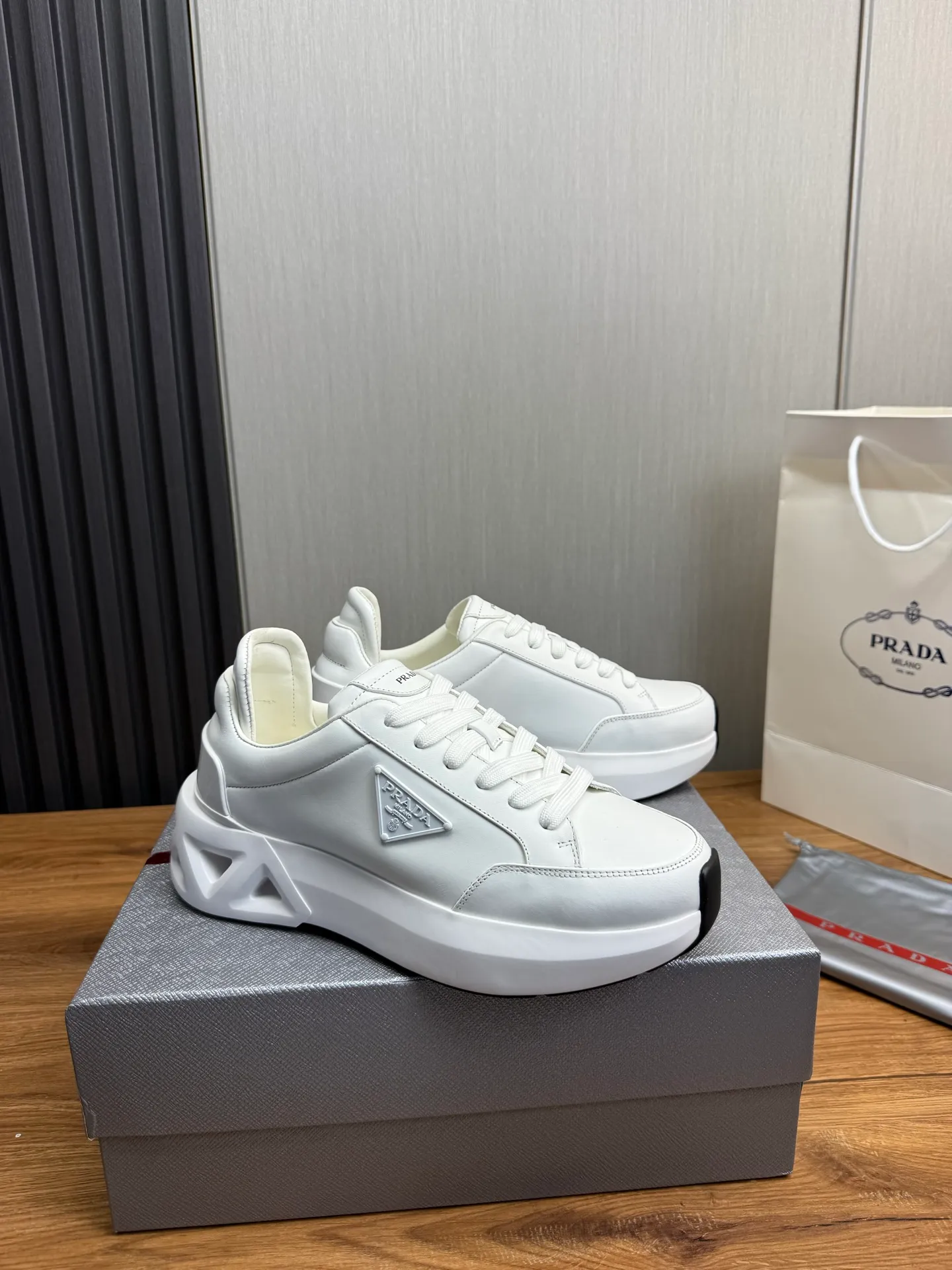 Men's shoes 💰660💰 [PRADA] Men's shoes are popular in the counter, high-quality shipments ✔️Official website synchronization, original imported cowhide + cowhide lining, 1⃣️ratio 1⃣️reproduction, original sole, 38-45